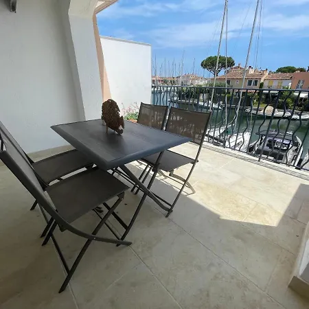 Canal View Apartment Grimaud