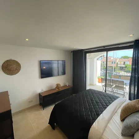 Canal View Apartment